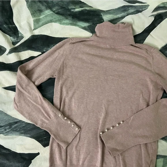 ZARA Pastel Pink Long-Sleeve Turtleneck Top Slim Fit Comfy White Pearl Buttons L - Picture 10 of 16